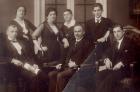 thumbs/1919_family_portrait.png.jpg